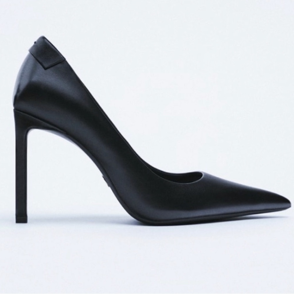 Zara Black 100% Leather Pumps size 39 (US 8) NWT